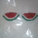 coppia decorazioni realizzate a uncinetto per orecchini
