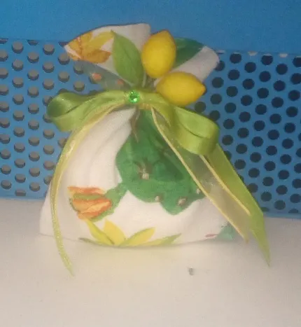 Sfera di Natale in ceramica a tema siciliano