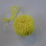 Pon pon acrilico giallo