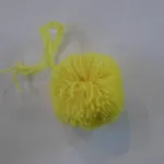 Pon pon acrilico giallo