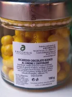 Nicareddi praline al limone candito, cioccolato bianco e zafferano 100 g - immagine 2
